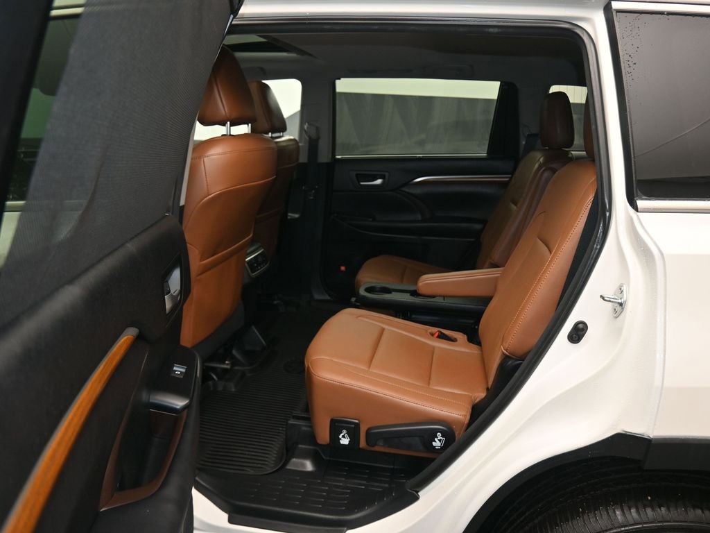 Used 2017 Toyota Highlander Limited w/ Protection Package #3 image 35