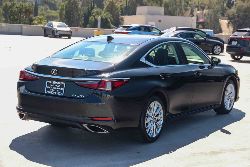Certified 2024 Lexus ES 350 w/ Premium Package FWD image 5