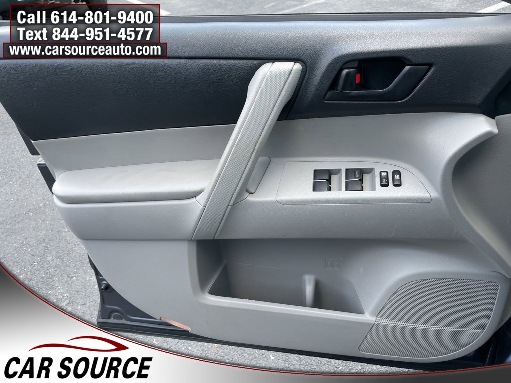 Used 2012 Toyota Highlander FWD image 23