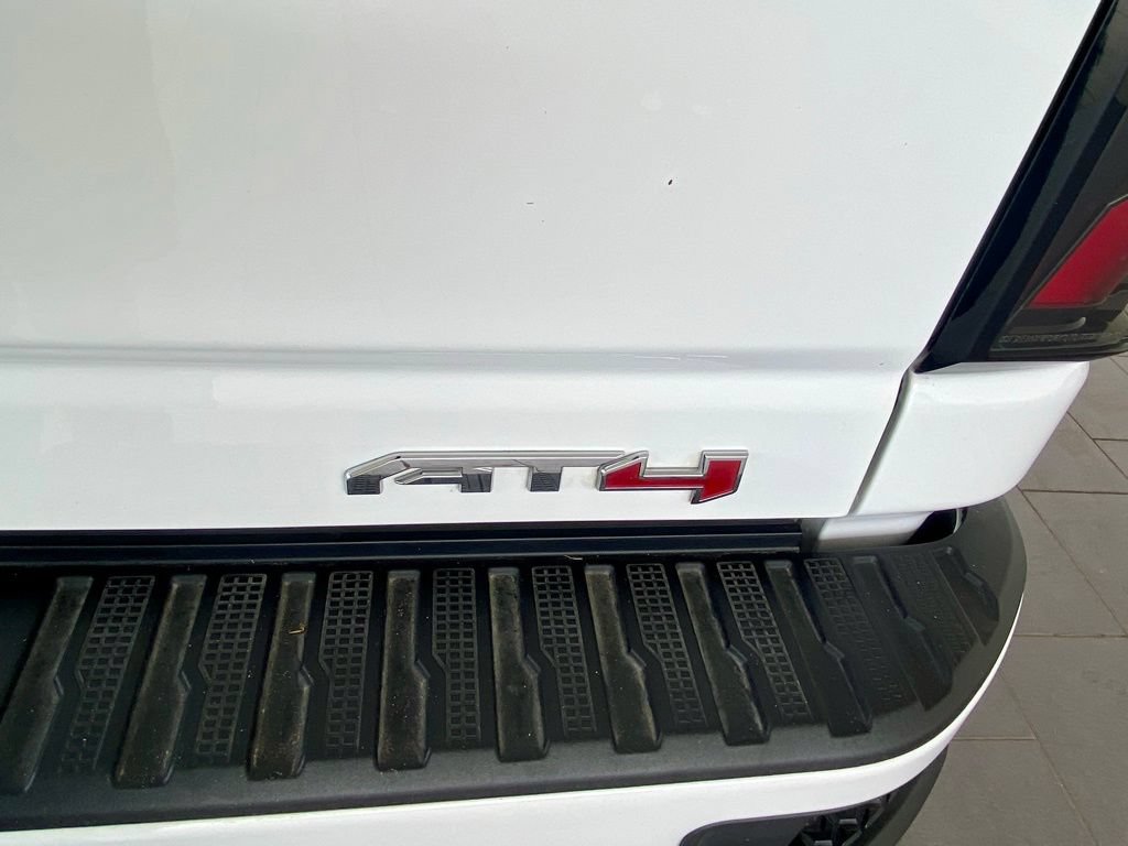 Used 2025 GMC Sierra 2500 AT4 AWD/4WD image 46