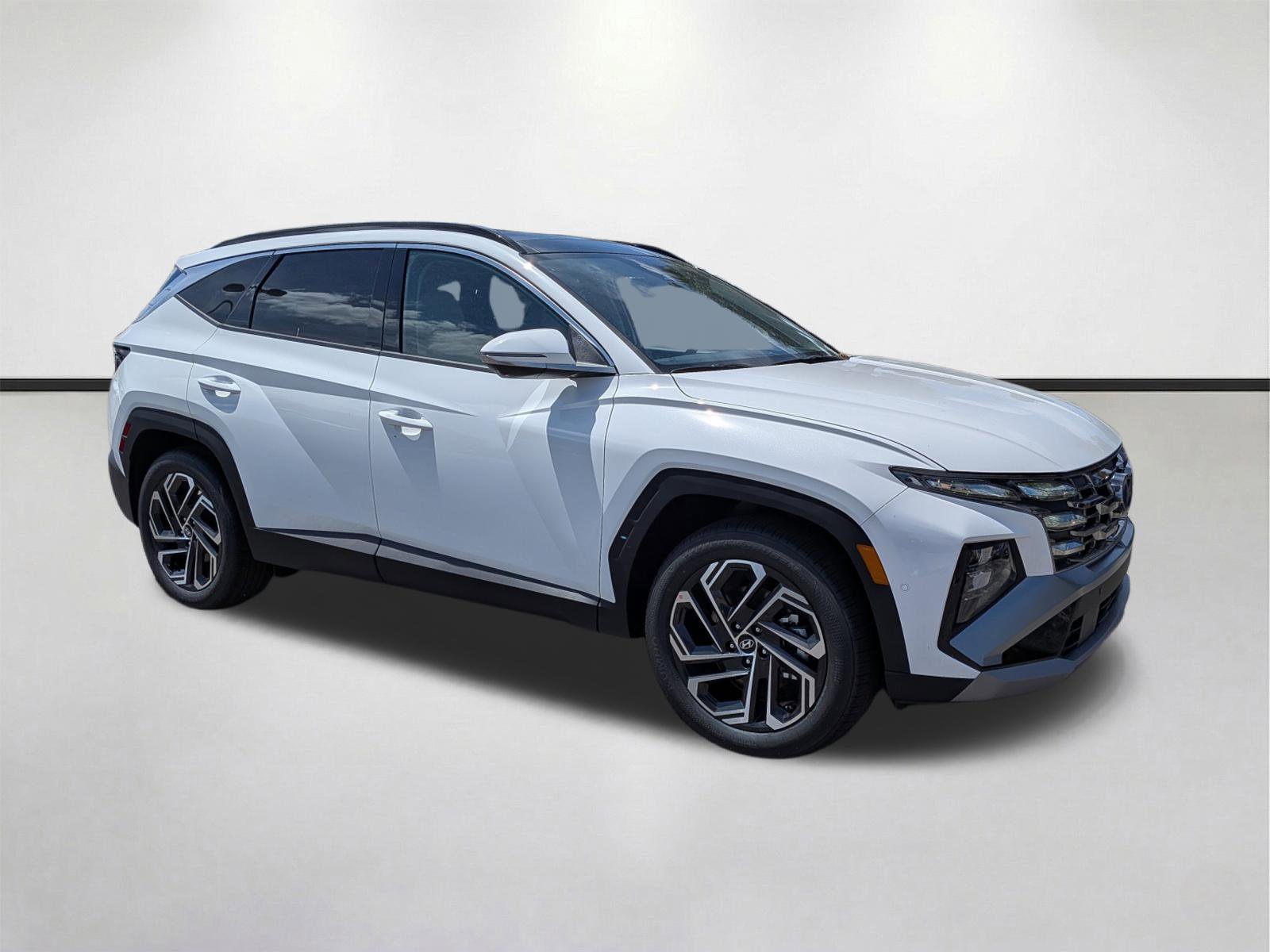 New 2026 Hyundai Tucson Limited FWD image 2