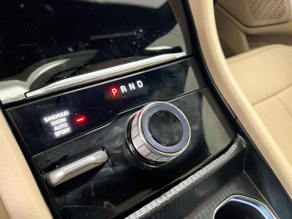 New 2025 Jeep Grand Cherokee L Limited w/ Luxury Tech Group II image 17