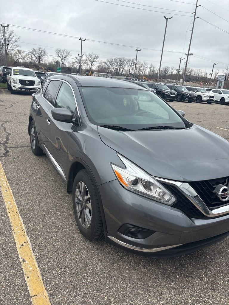 Used 2017 Nissan Murano SV image 5