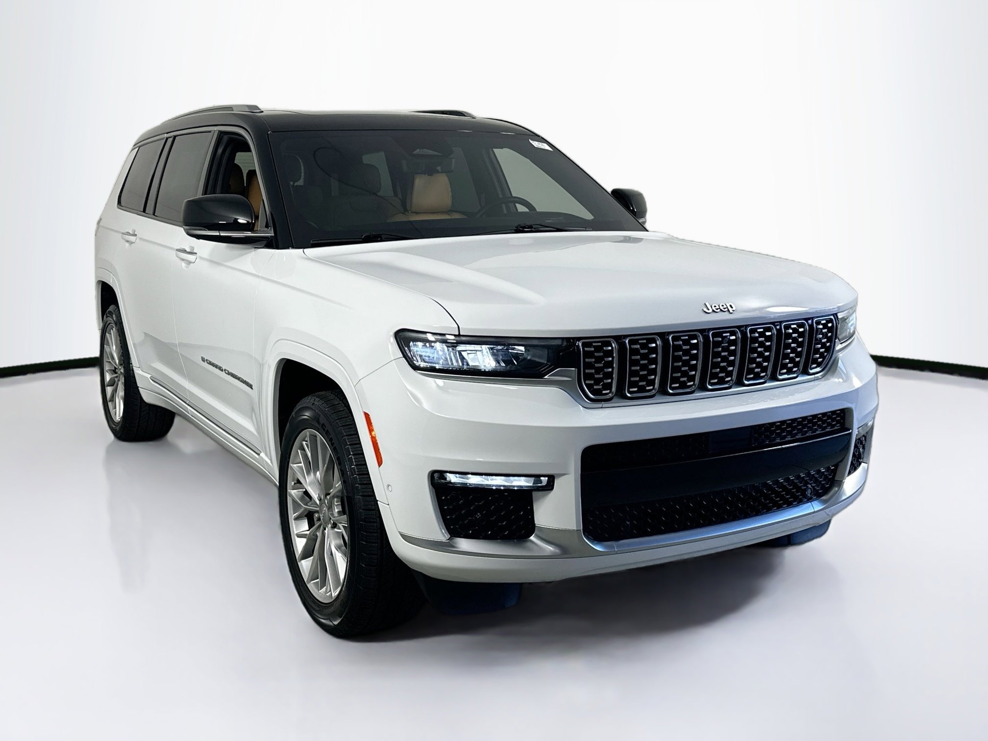 Used 2023 Jeep Grand Cherokee L Summit w/ Advanced Protech Group IV image 3