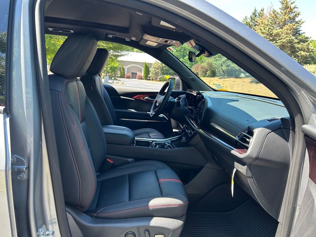 Certified 2026 Chevrolet Traverse RS FWD image 53