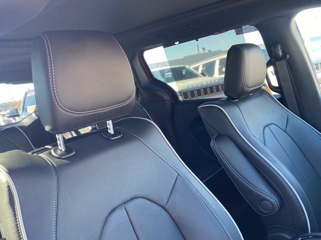 New 2026 Chrysler Pacifica Limited w/ Uconnect Theater Family Group AWD/4WD image 32