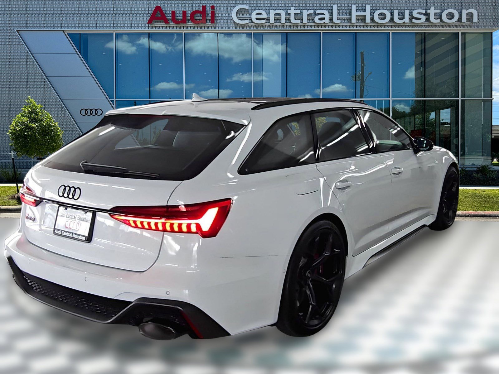 New 2025 Audi RS 6 performance image 7