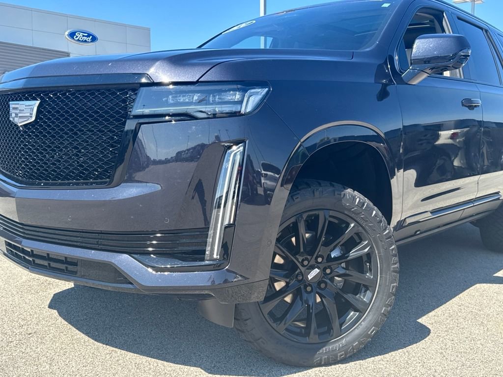 Used 2024 Cadillac Escalade Sport Platinum w/ LPO, ONYX Package image 2