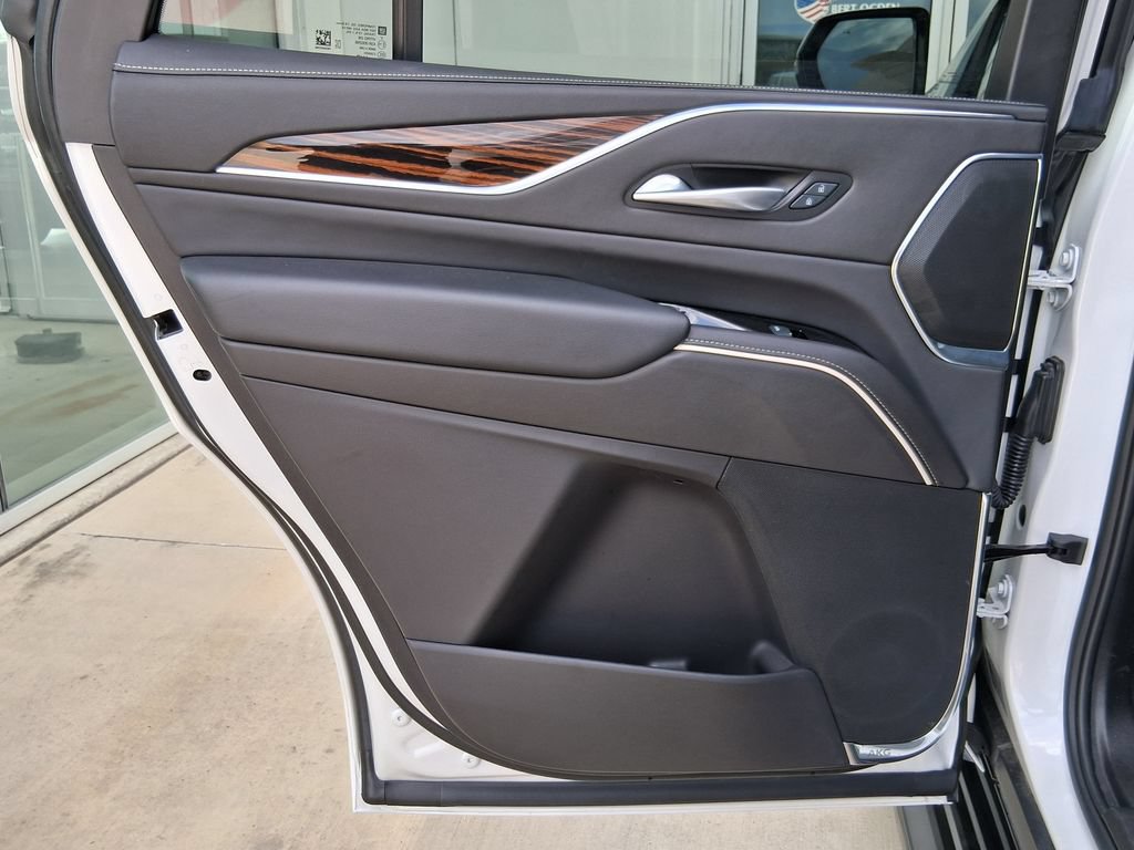 Used 2024 Cadillac Escalade Premium Luxury RWD image 24