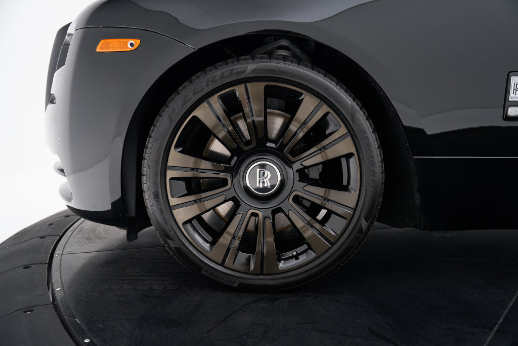 Used 2015 Rolls-Royce Wraith RWD image 3