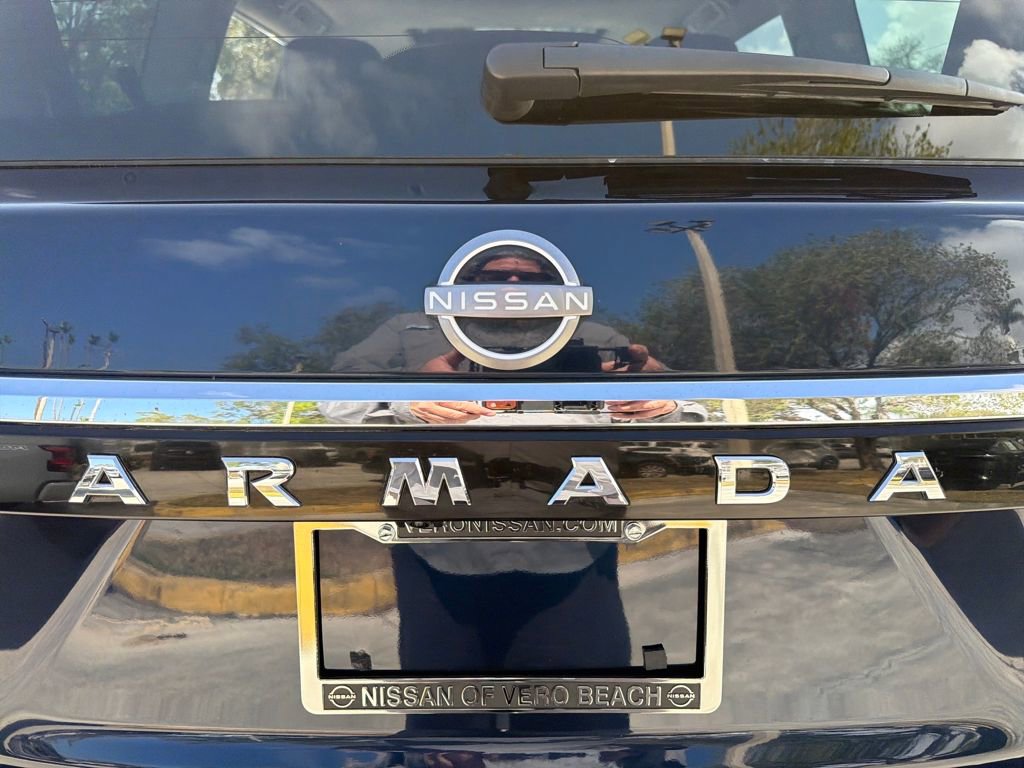 Certified 2022 Nissan Armada SL w/ Captain's Chairs Package image 9