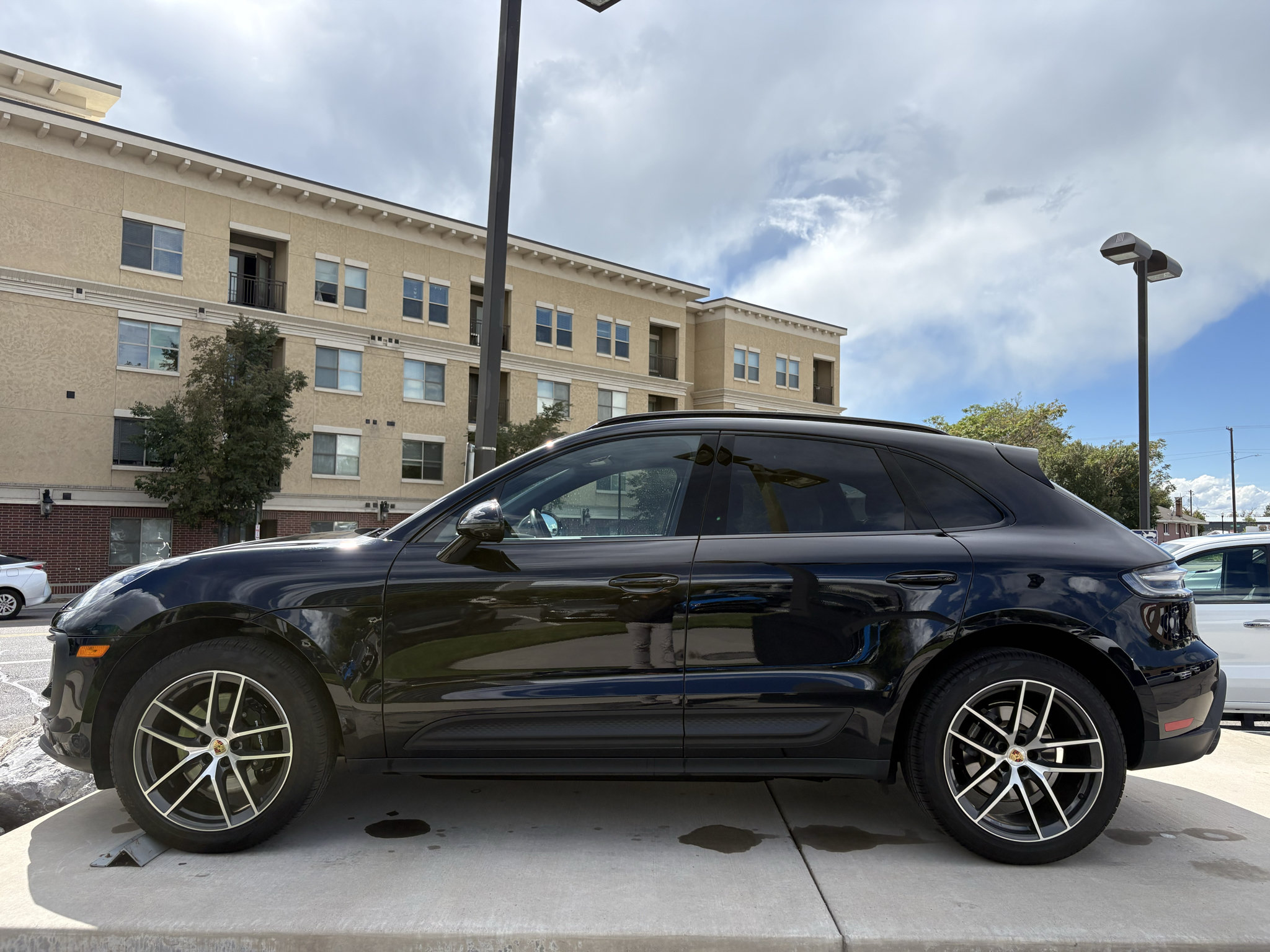 Used 2024 Porsche Macan S AWD/4WD image 12