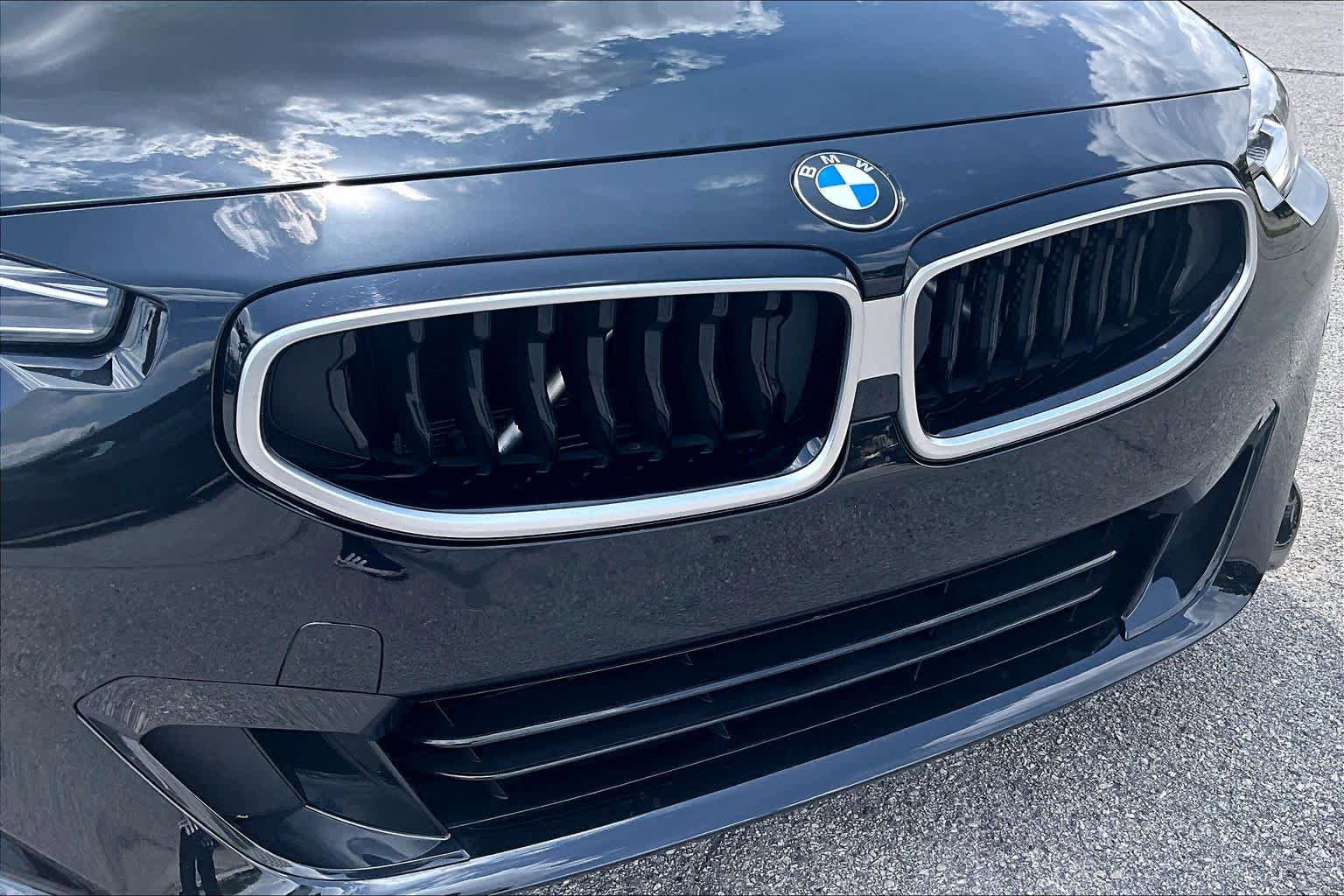 Used 2025 BMW 230i Coupe w/ Convenience Package RWD image 28