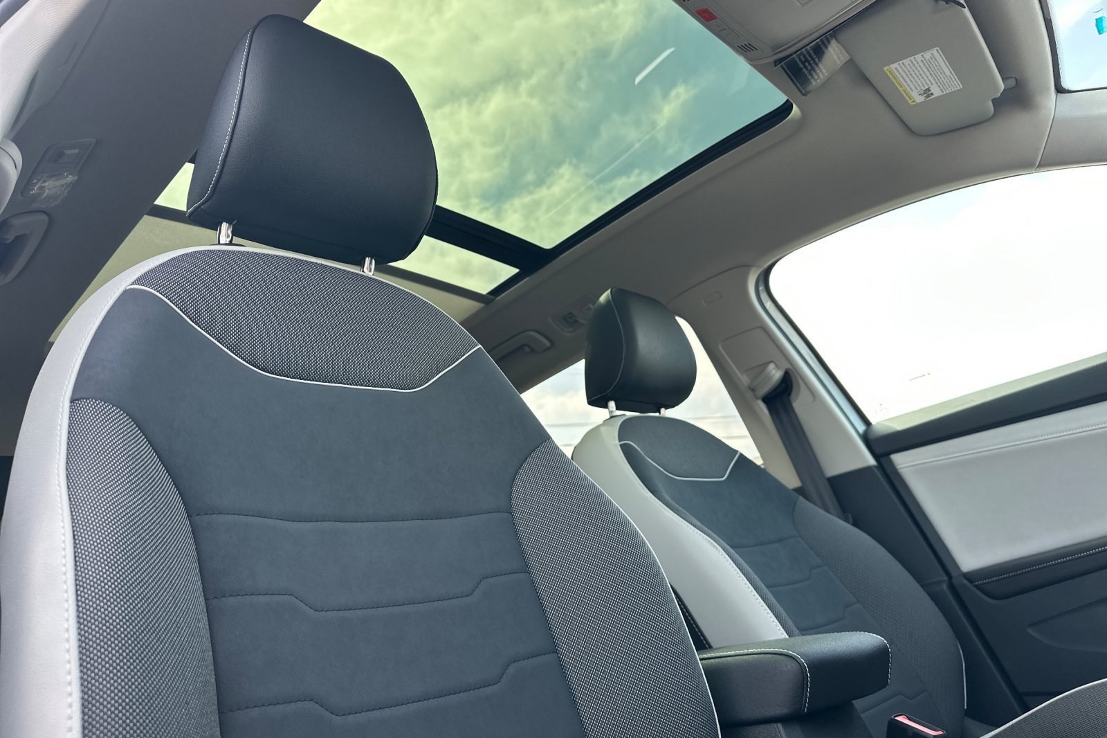 New 2026 Volkswagen Taos SE AWD/4WD image 17
