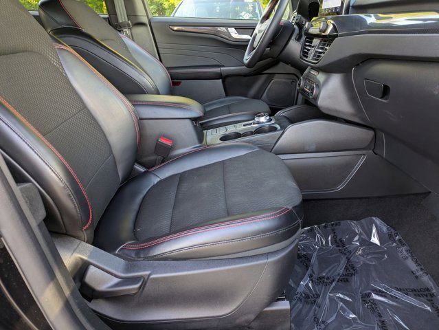 Used 2025 Ford Escape ST-Line image 25