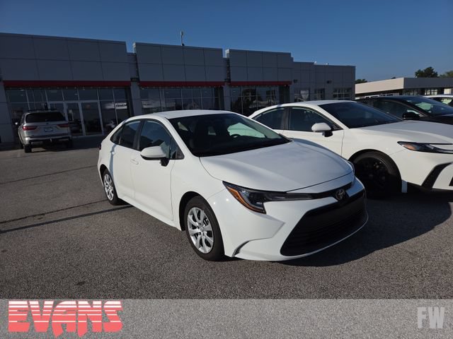 Used 2025 Toyota Corolla LE FWD image 1