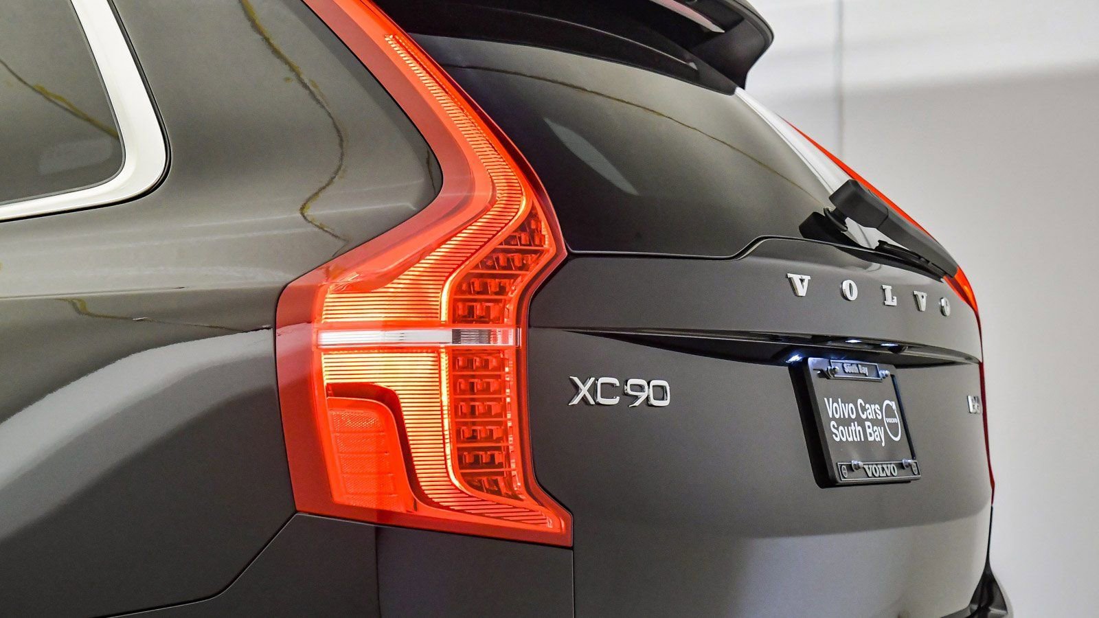 Used 2025 Volvo XC90 B6 Plus image 11