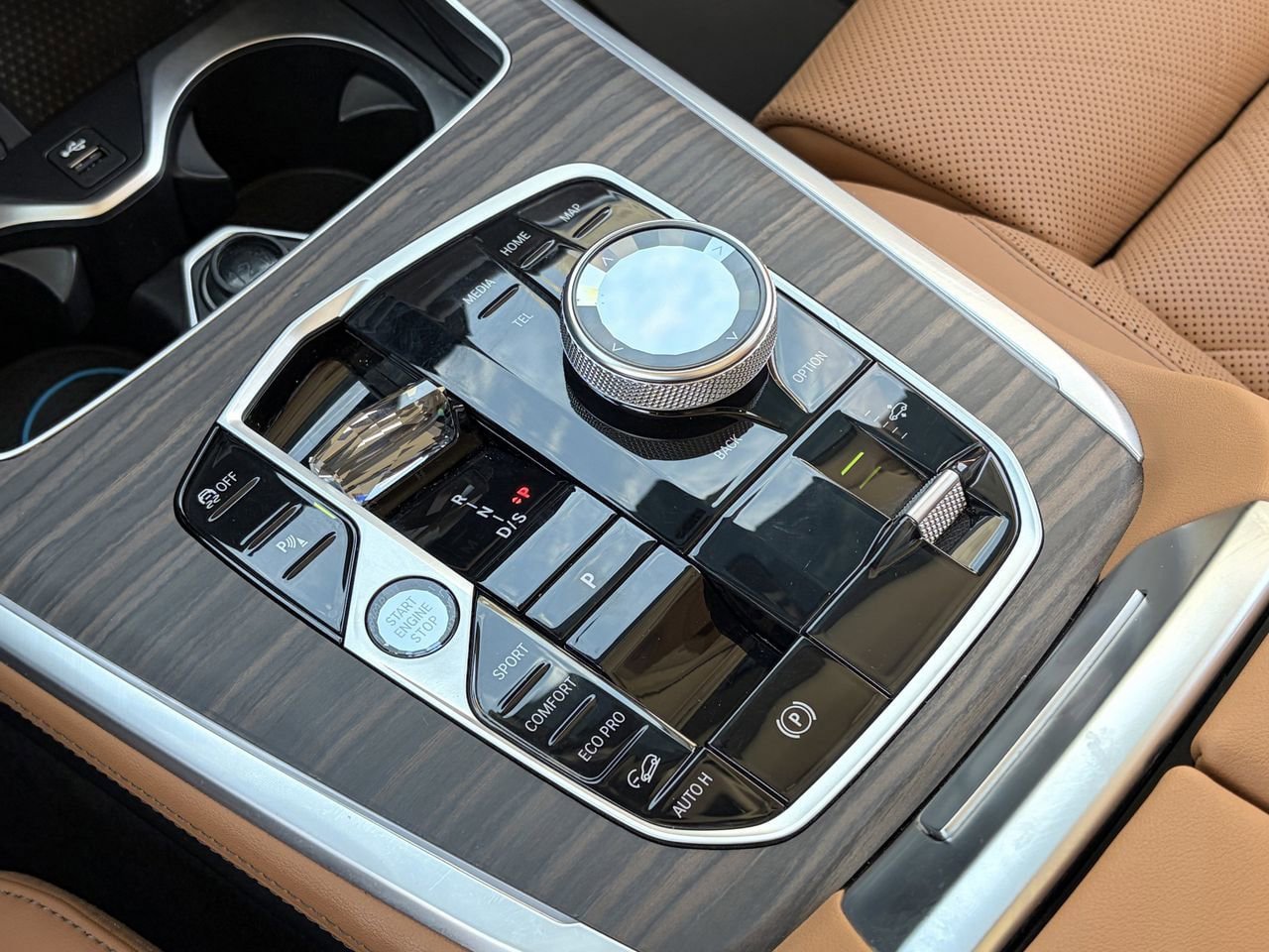 Used 2024 BMW X7 xDrive40i w/ Premium Package AWD/4WD image 29