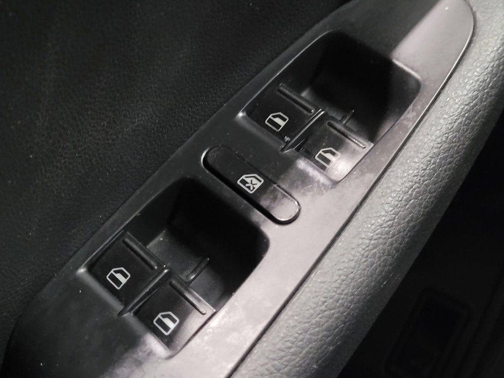 Used 2017 Volkswagen Jetta S image 27