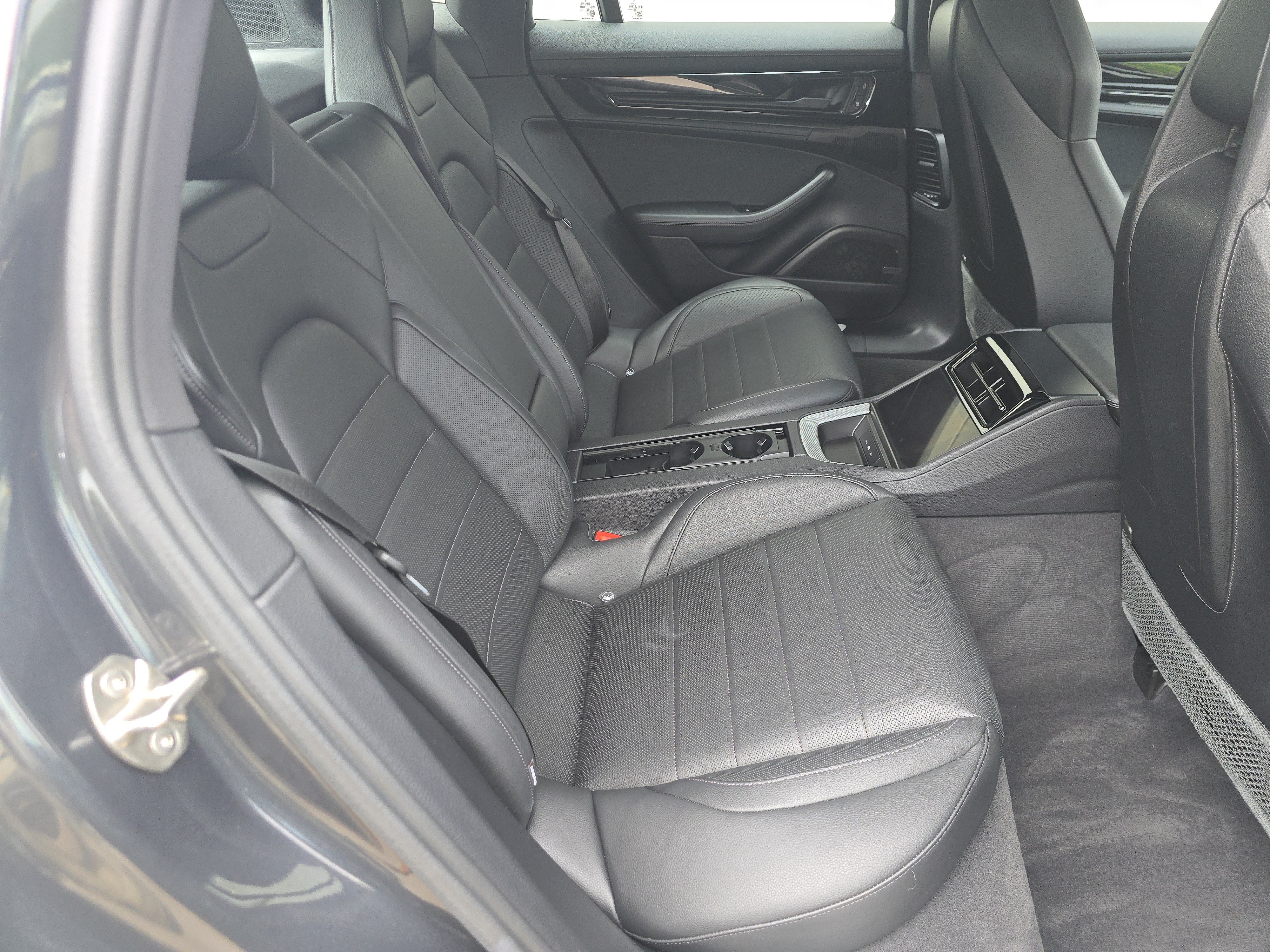 Certified 2025 Porsche Panamera 4 AWD/4WD image 21
