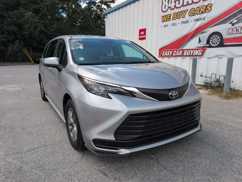 Used 2024 Toyota Sienna LE