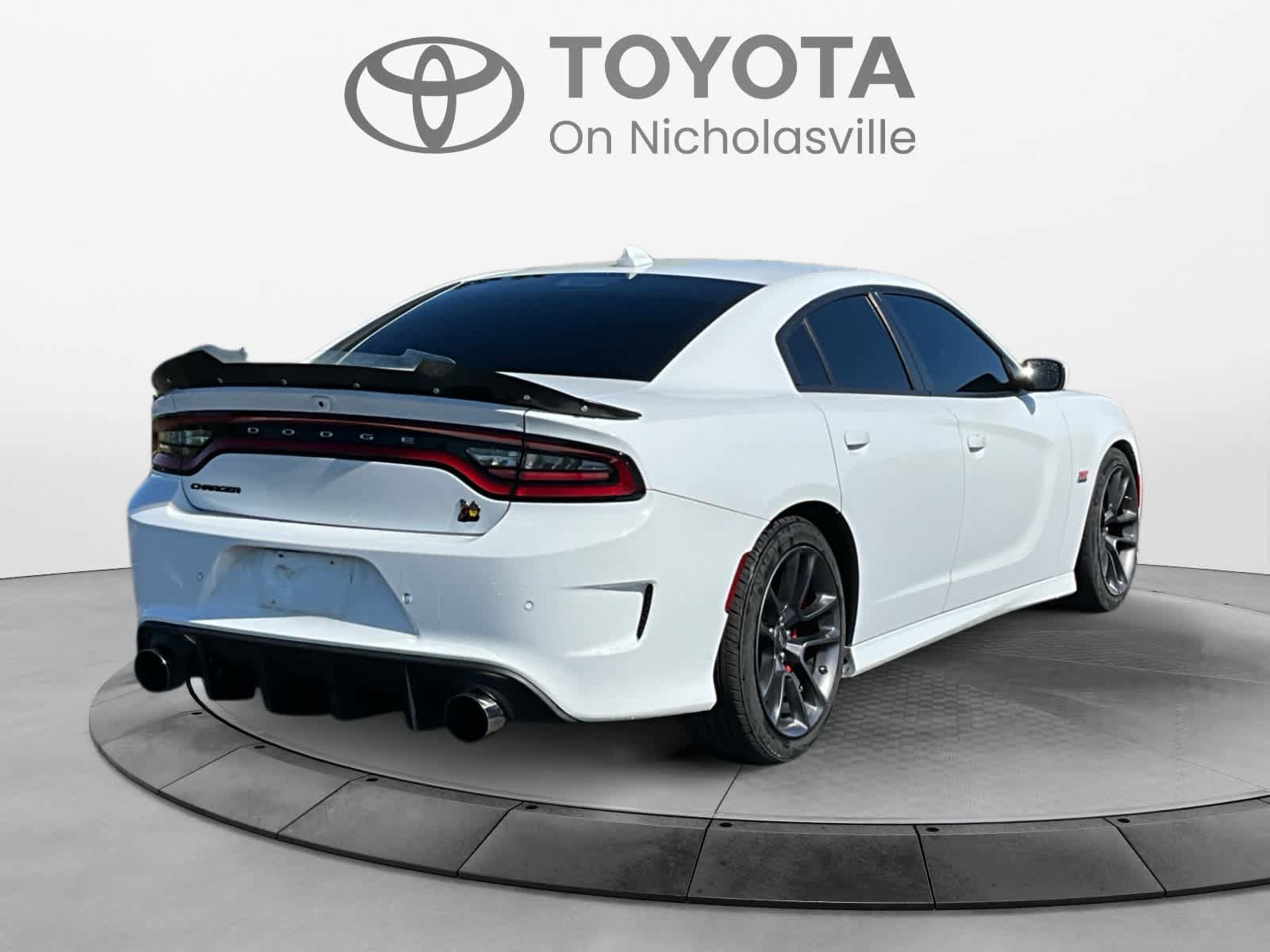 Used 2022 Dodge Charger Scat Pack w/ Plus Group RWD image 6