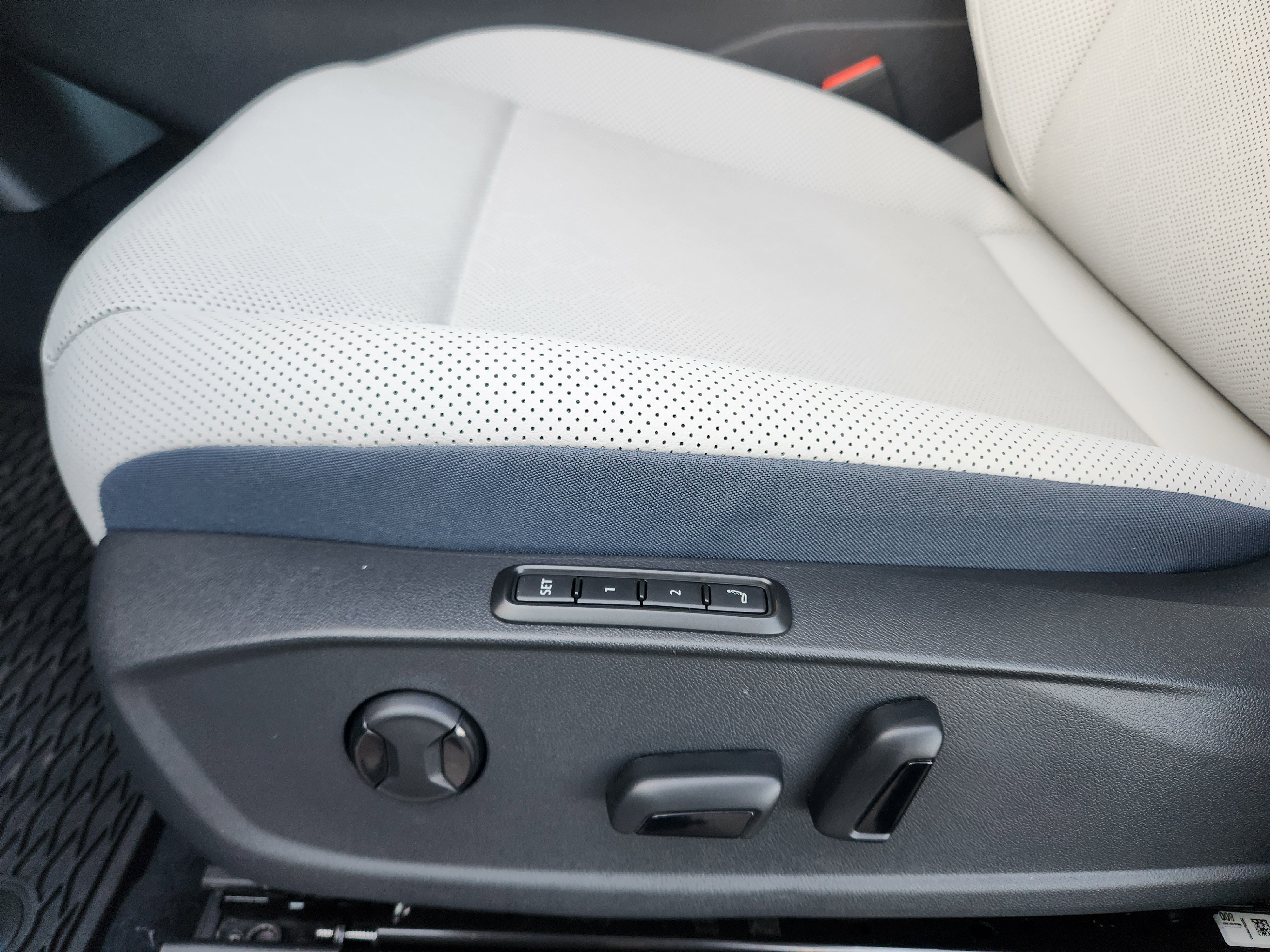 New 2026 Volkswagen ID.4 Pro S Plus AWD/4WD image 14