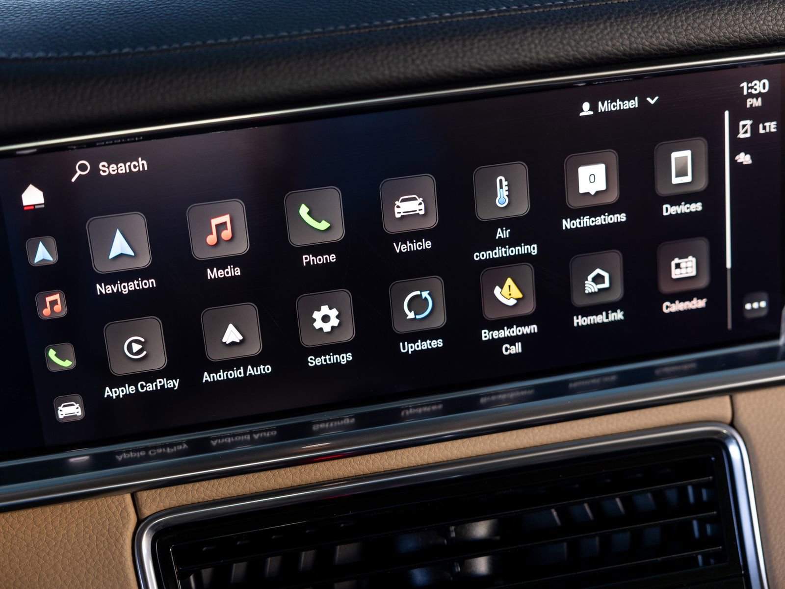 Certified 2023 Porsche Panamera Platinum Edition image 55