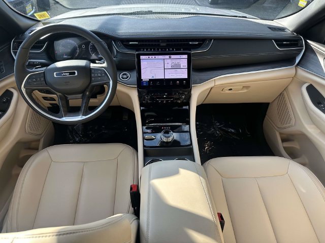 Certified 2024 Jeep Grand Cherokee Limited AWD/4WD image 20
