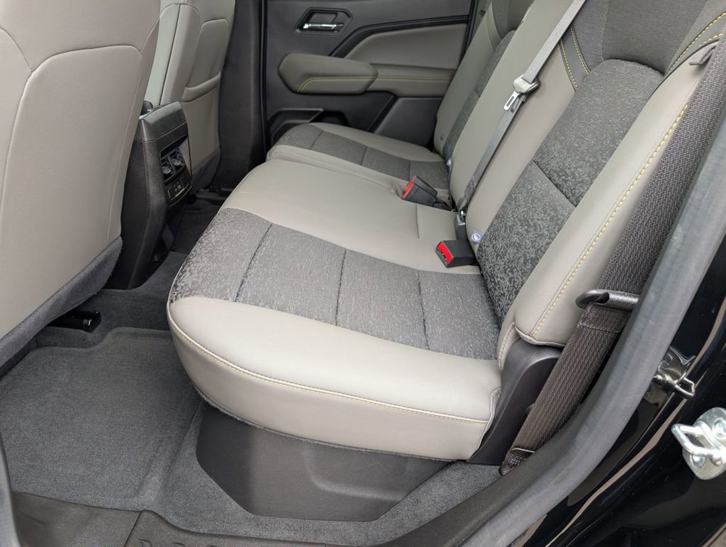 Used 2024 Chevrolet Colorado ZR2 w/ Technology Package image 40