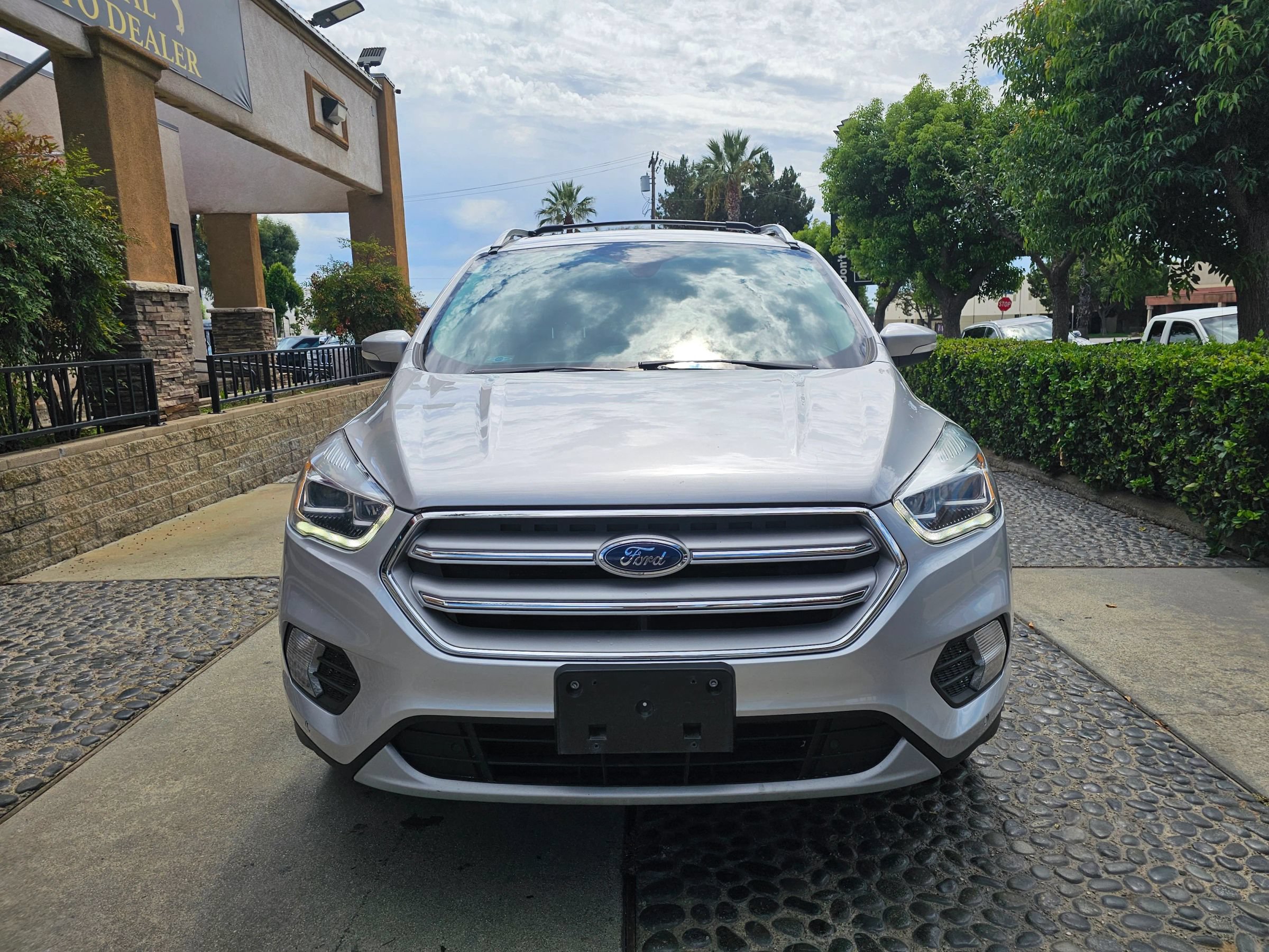 Used 2018 Ford Escape Titanium FWD image 2