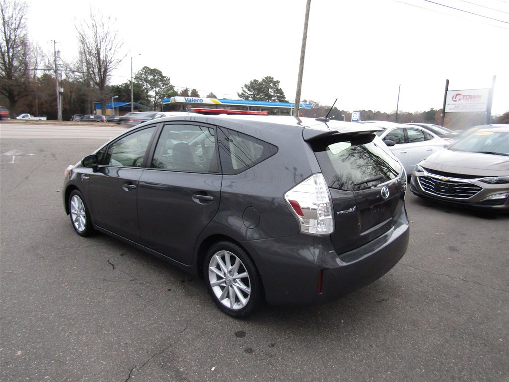 Used 2012 Toyota Prius V image 5