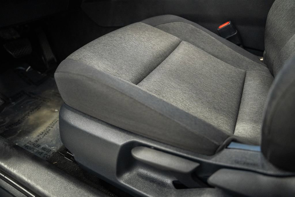 Used 2025 Toyota Camry LE image 33