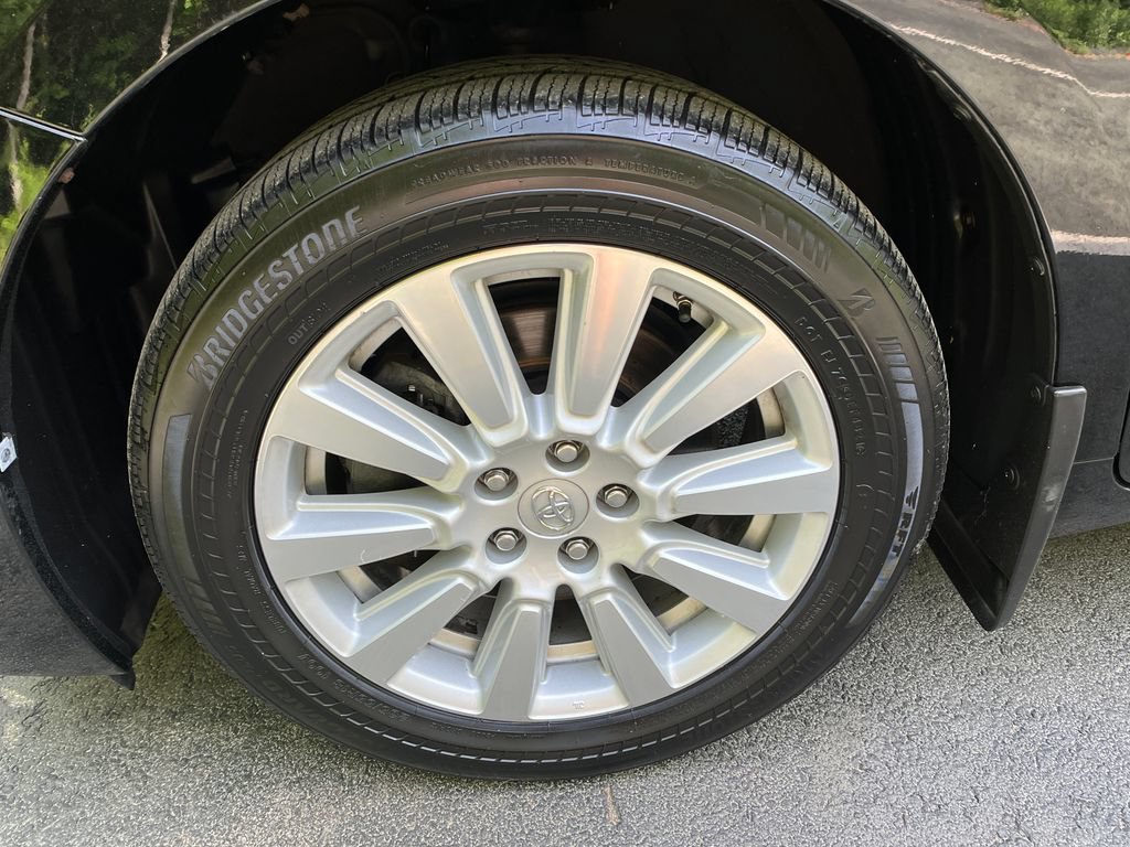 Used 2017 Toyota Sienna XLE Premium AWD/4WD image 8