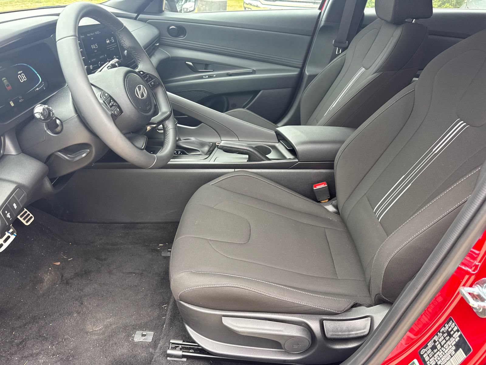 Certified 2025 Hyundai Elantra Sport FWD image 9