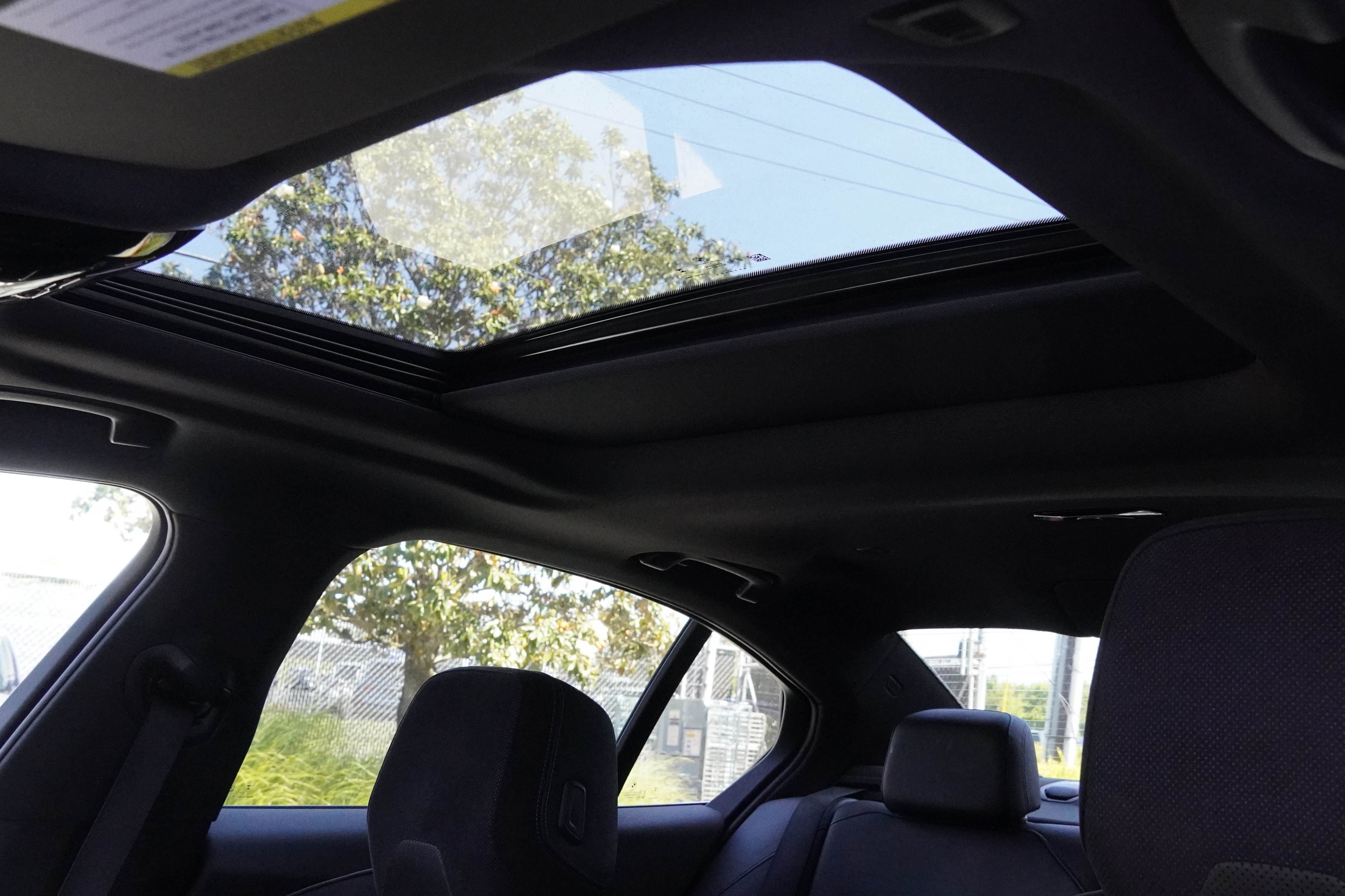 Used 2024 BMW i5 eDrive40i w/ M Sport Package RWD image 14