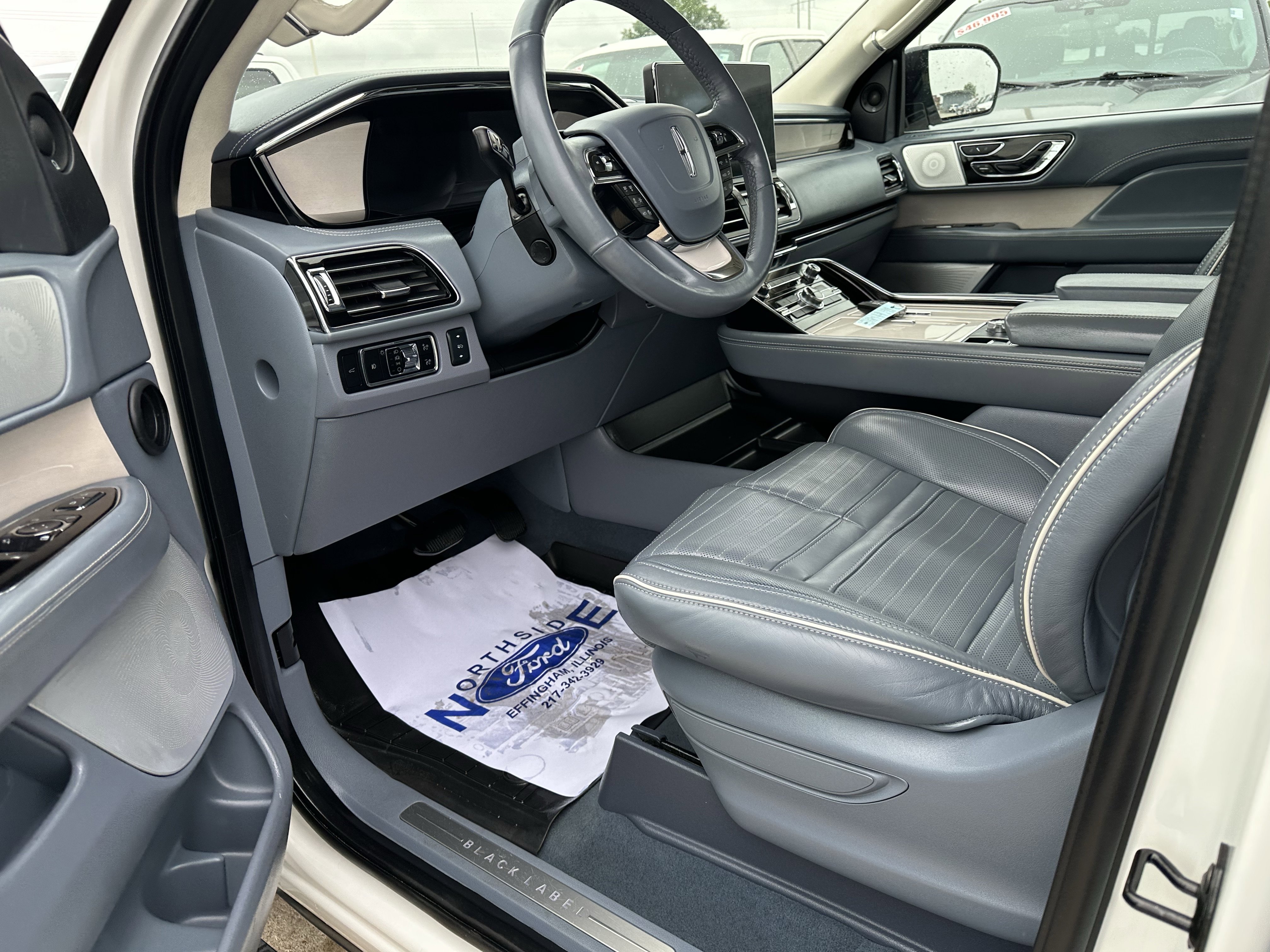 Used 2024 Lincoln Navigator Black Label AWD/4WD image 10