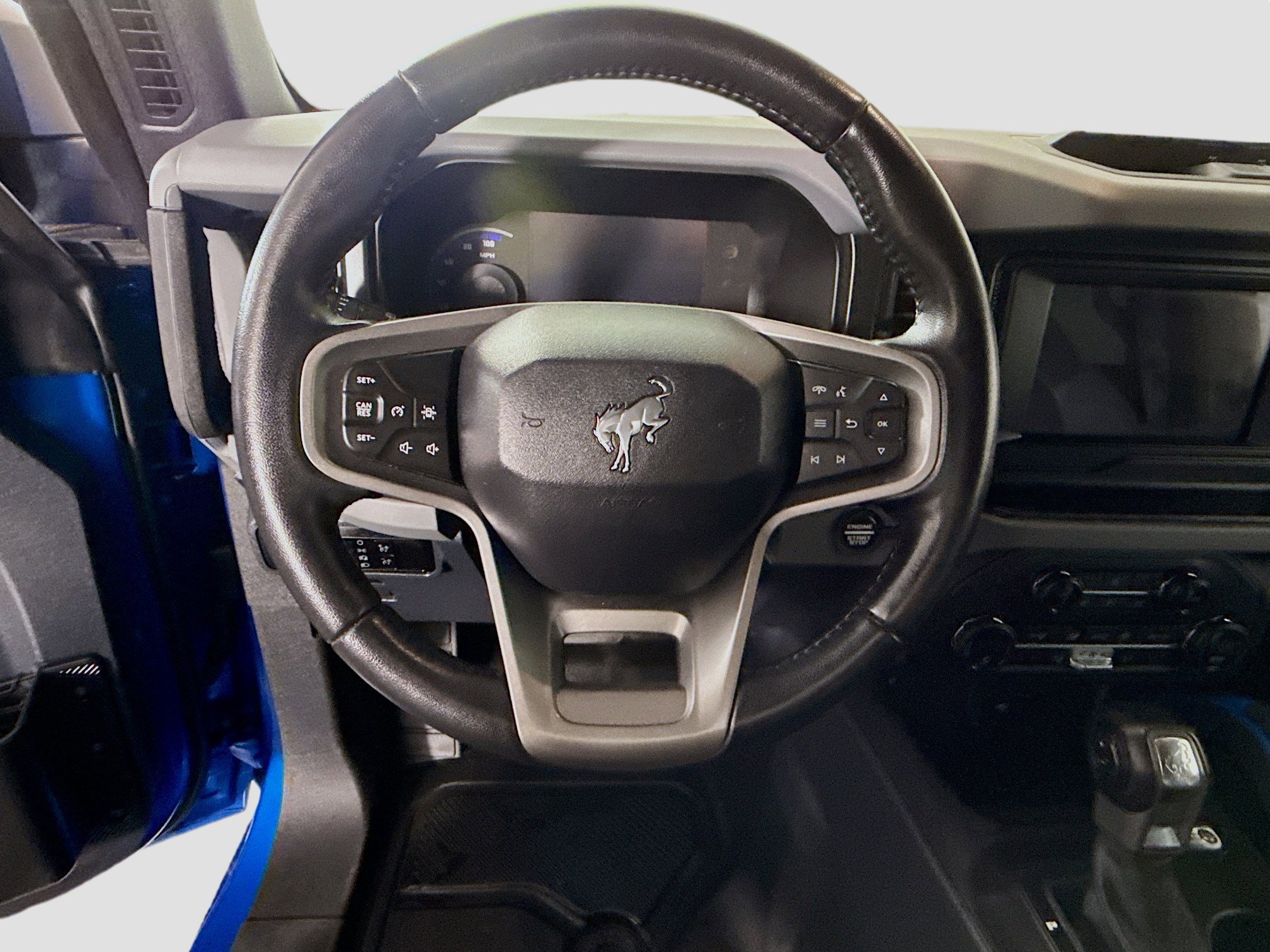 Used 2023 Ford Bronco Black Diamond image 13