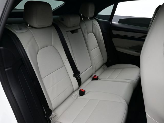 New 2026 Porsche Macan Turbo Electric image 17