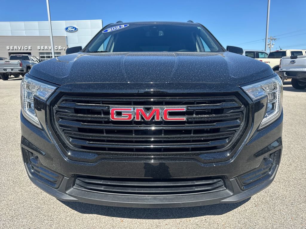 Used 2023 GMC Terrain SLT w/ Elevation Edition FWD image 9