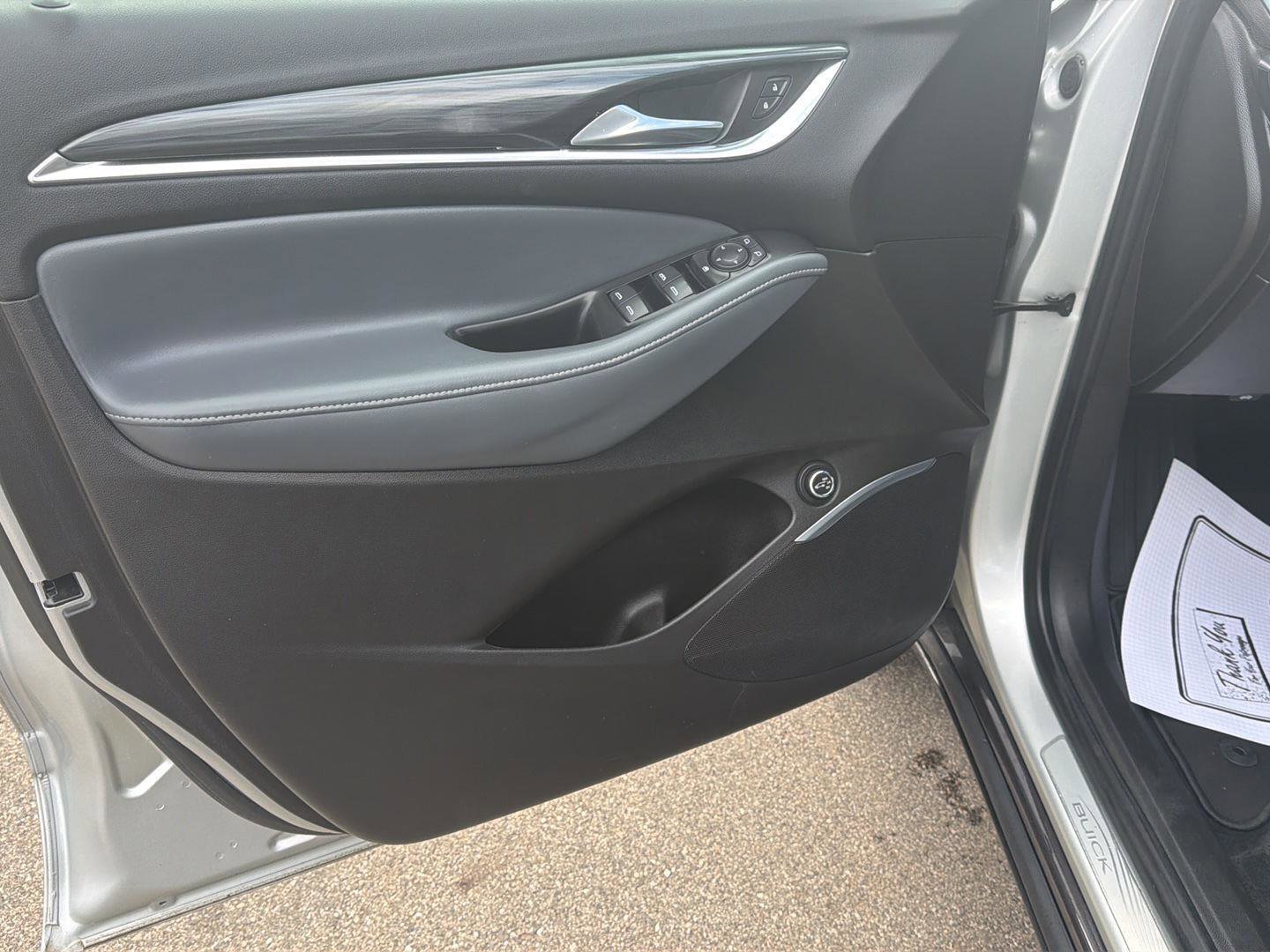 Used 2021 Buick Enclave Essence image 12