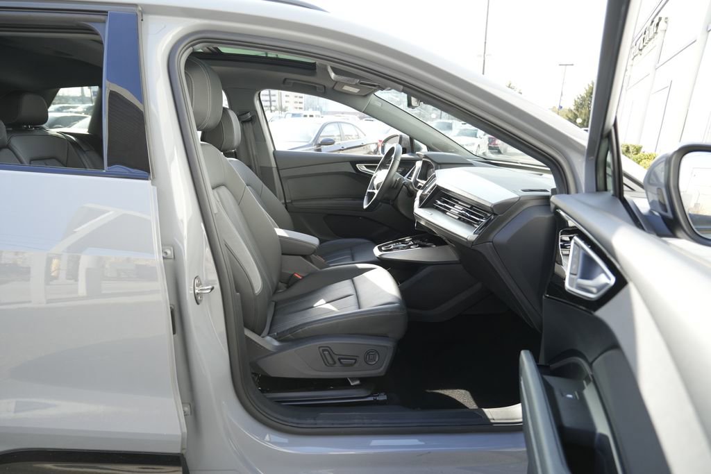 Used 2024 Audi Q4 e-tron Premium Plus w/ Premium Plus image 34