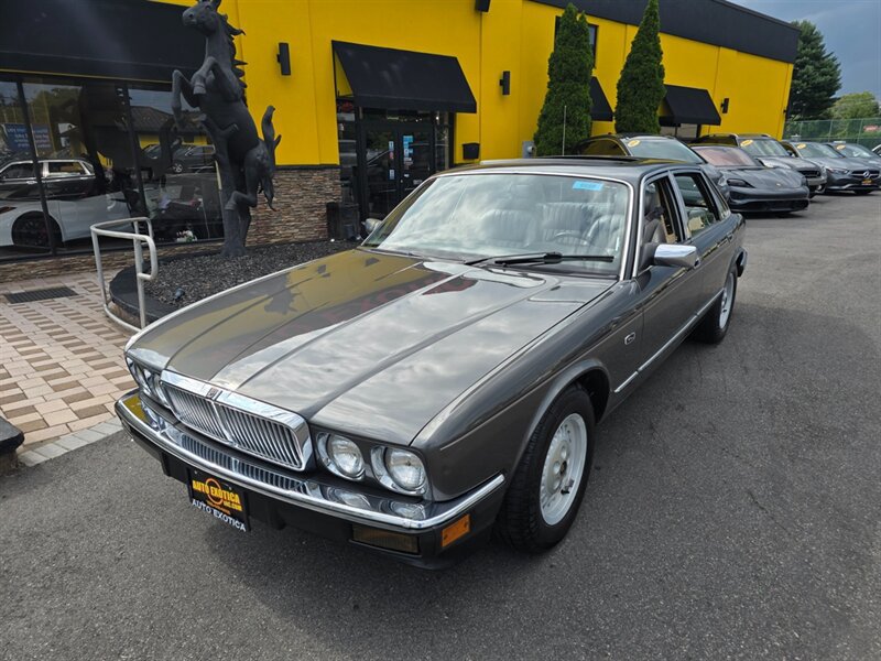Used 1989 Jaguar XJ6 RWD image 5