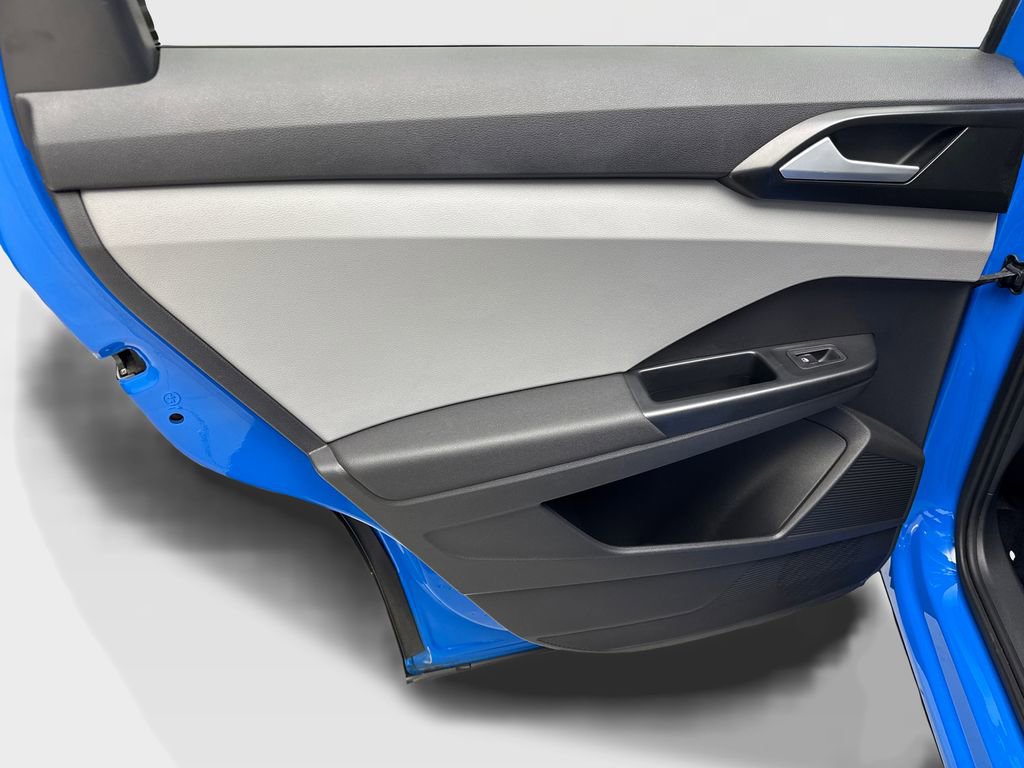 Used 2022 Volkswagen Taos SE w/ Panoramic Sunroof Package AWD/4WD image 37