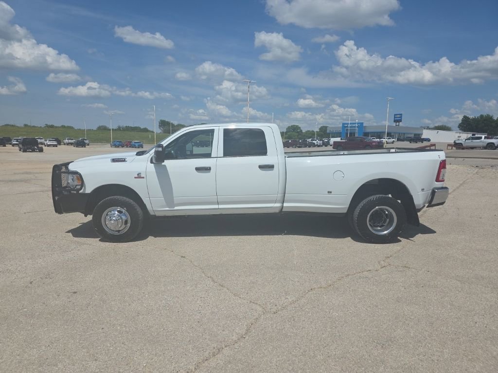 Used 2024 RAM 3500 Tradesman w/ Chrome Appearance Group AWD/4WD image 6