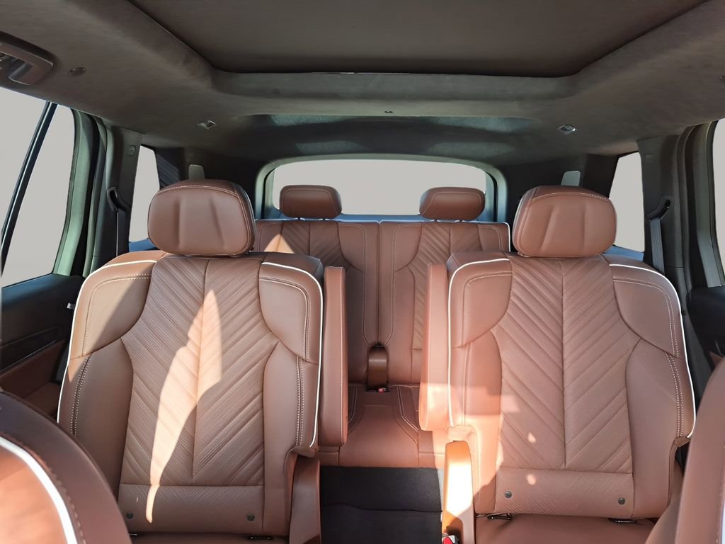 New 2026 Cadillac Vistiq Premium Luxury w/ LPO, Floor Liner Package AWD/4WD image 43