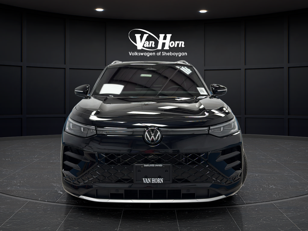 Used 2026 Volkswagen Tiguan SEL R-Line AWD/4WD image 2