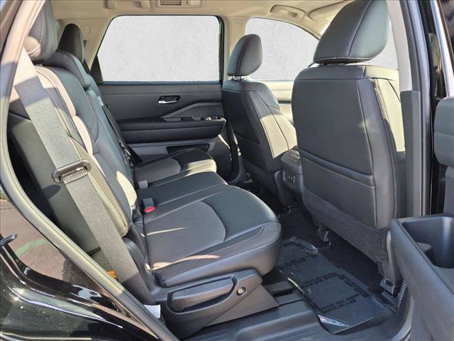 Used 2026 Nissan Pathfinder SL FWD image 19