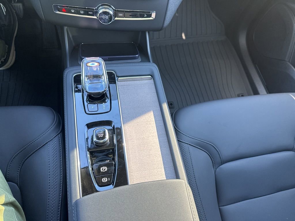 New 2026 Volvo XC90 B6 Plus w/ Protection Package Premier image 30