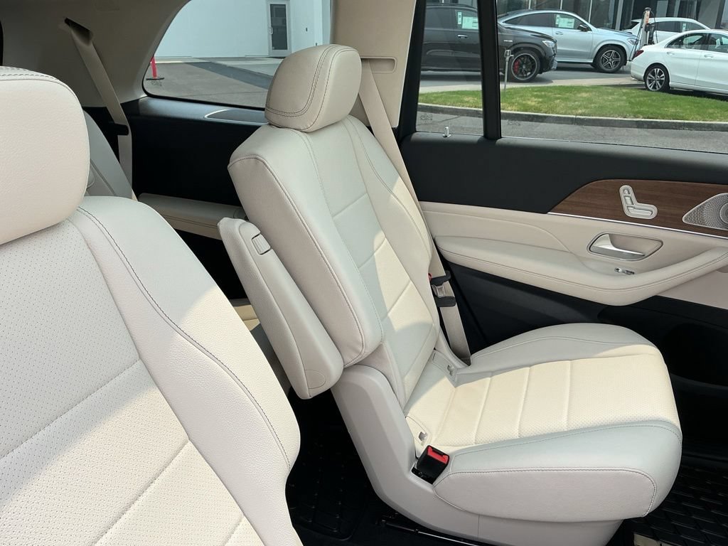 New 2026 Mercedes-Benz GLS 450 4MATIC image 21